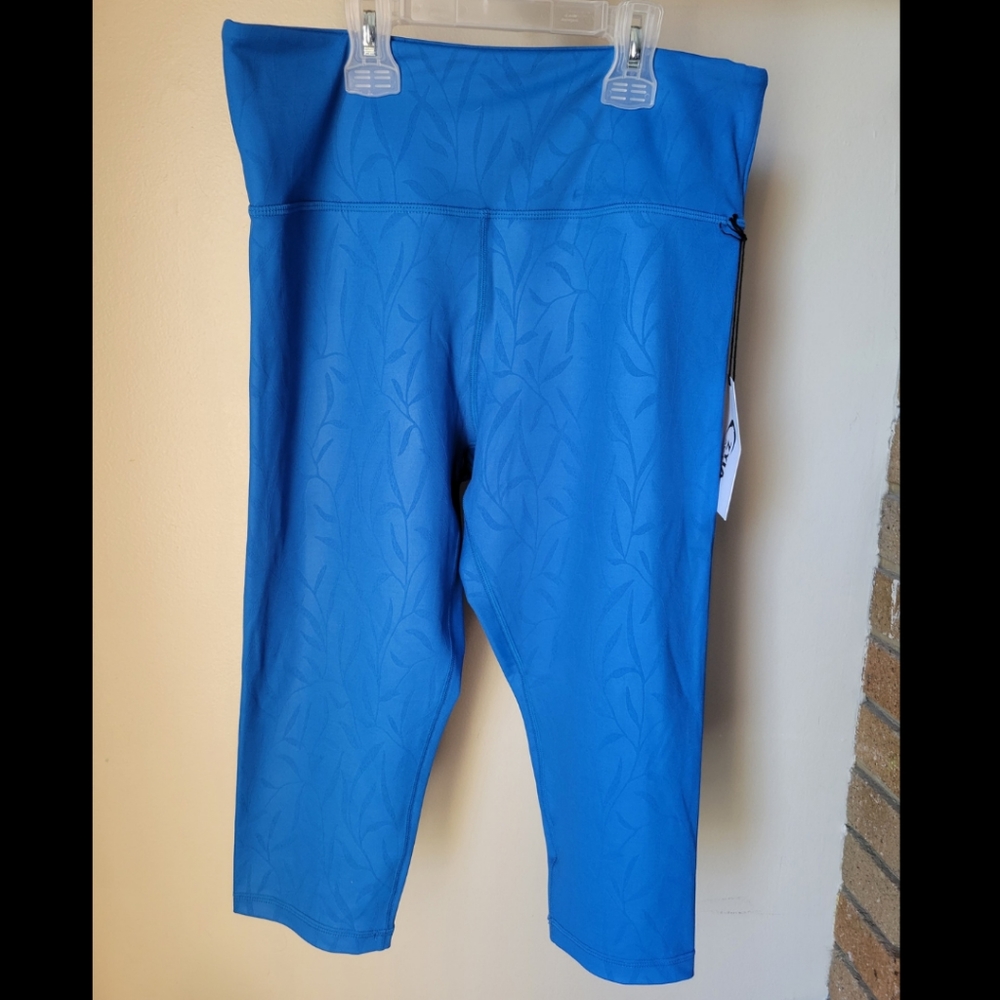 Zyia Light n Tight Crop Leggings